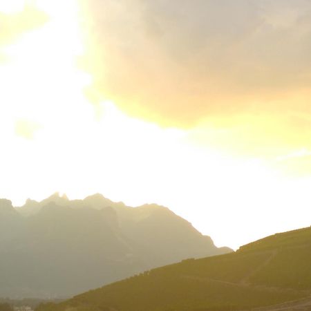 Element-Terre Hotel Aigle Bagian luar foto