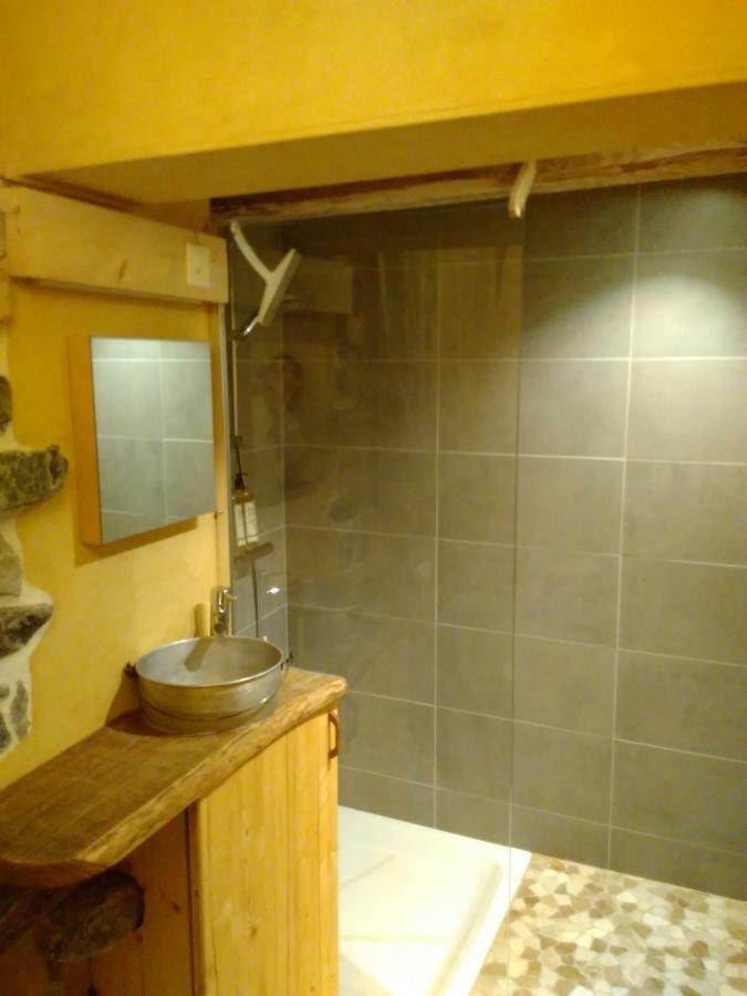 Element-Terre Hotel Aigle Bagian luar foto