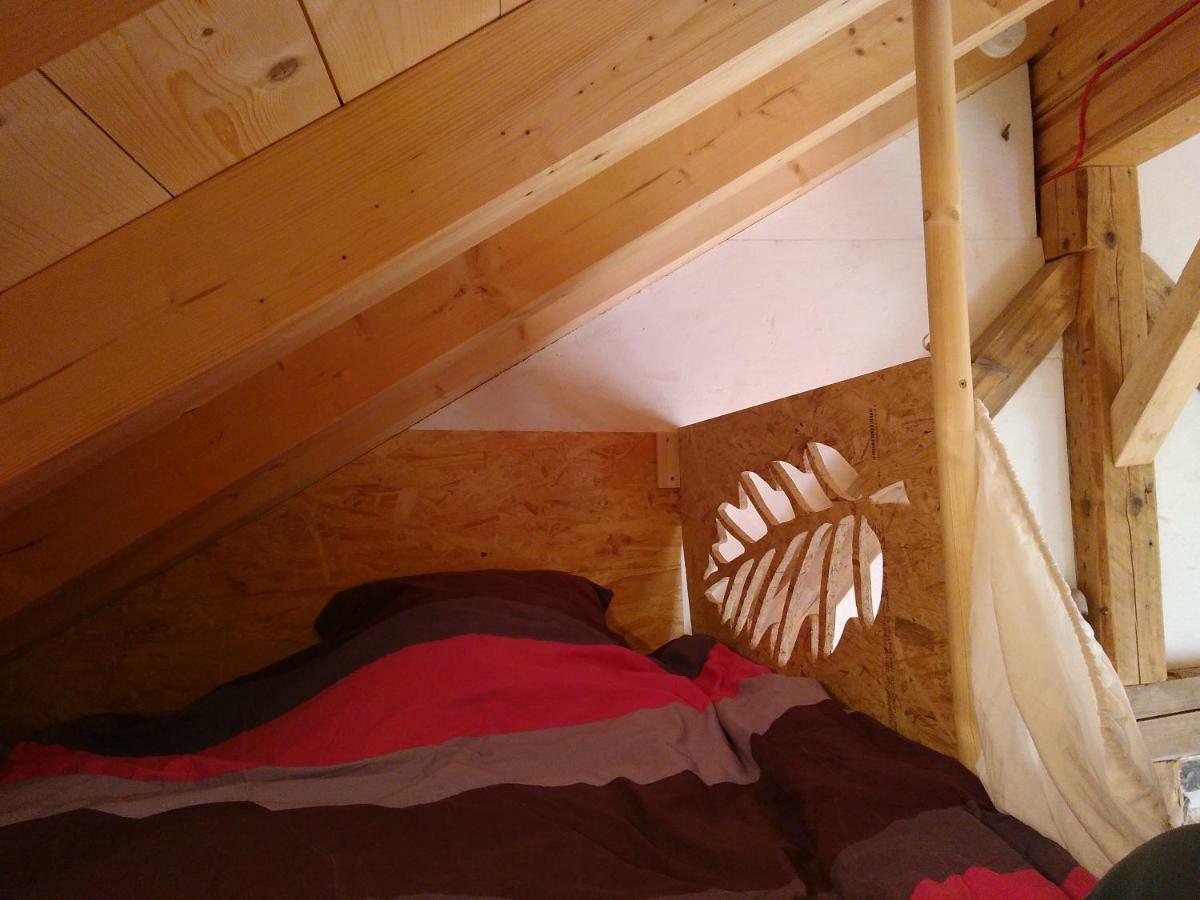 Element-Terre Hotel Aigle Bagian luar foto